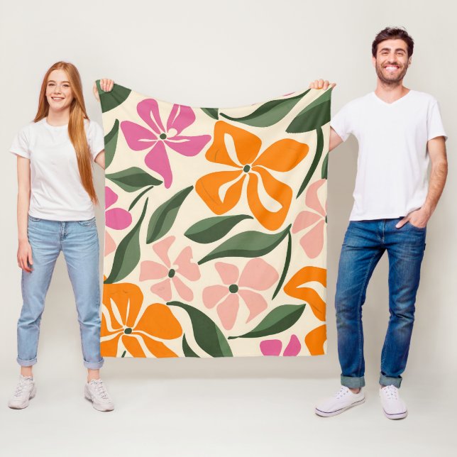 Retro floral pattern fleece blanket (In Situ)