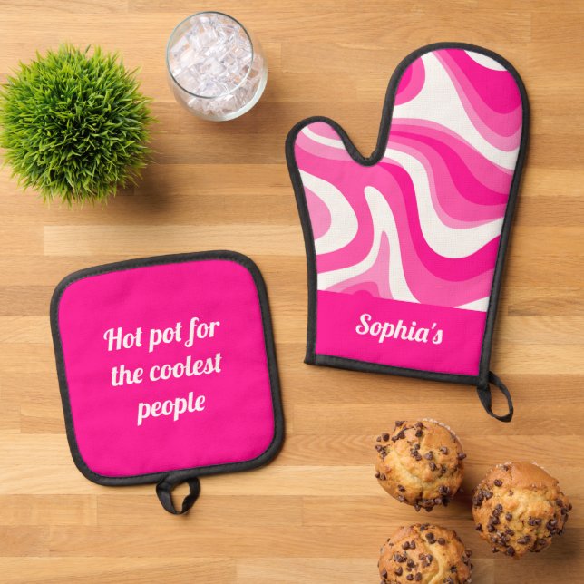 Retro Funky Hot Pink Oven Mitt & Pot Holder Set (Top Down)
