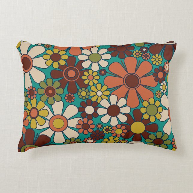 Retro Garden Flowers 60s 70s Floral Pattern Decorative Cushion (Front)