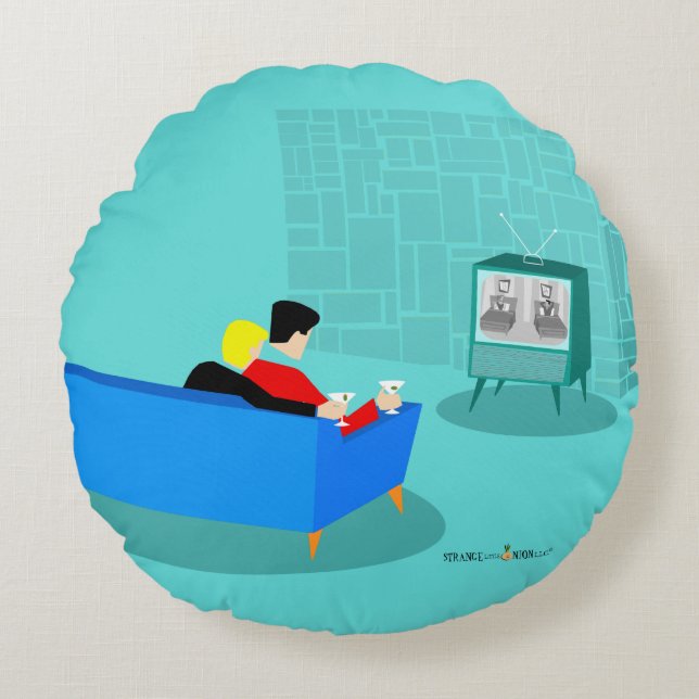 Retro Gay Couple Watching TV Round Pillow (Front)
