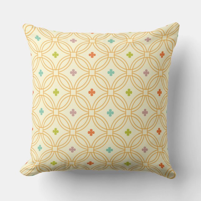 Retro Geometric Interlocking Circle Pattern Cushion (Front)