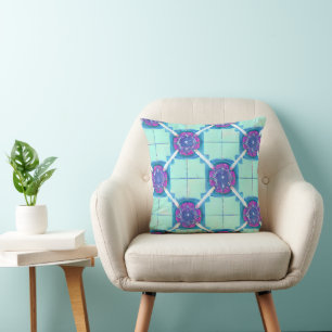 Retro Geometric Pattern Cushion