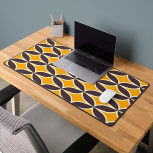 Retro geometric pattern yellow and brown leaf desk mat