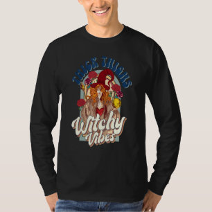 Retro Groovy Thick Thighs And Witchy Vibes Hallo T-Shirt