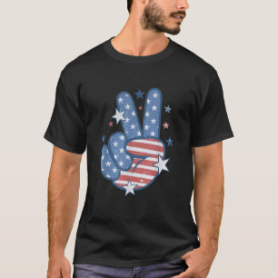 Retro Groovy Vintage Patriotic Peace Hand Sign 4th T-Shirt