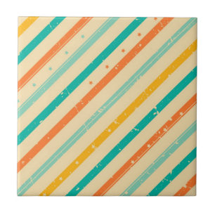 Retro grunge striped pattern tile