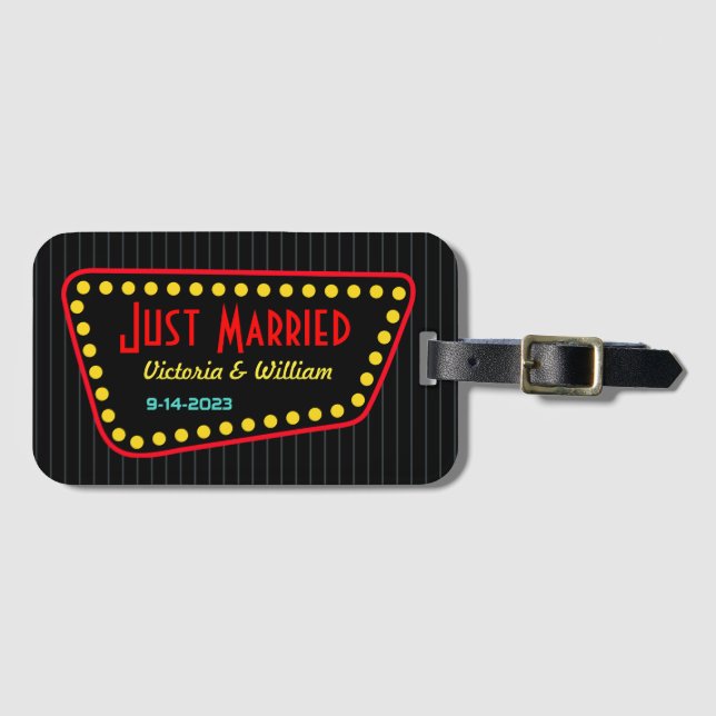 Retro Just Married Wedding Luggage Tag Gift (Front Horizontal)