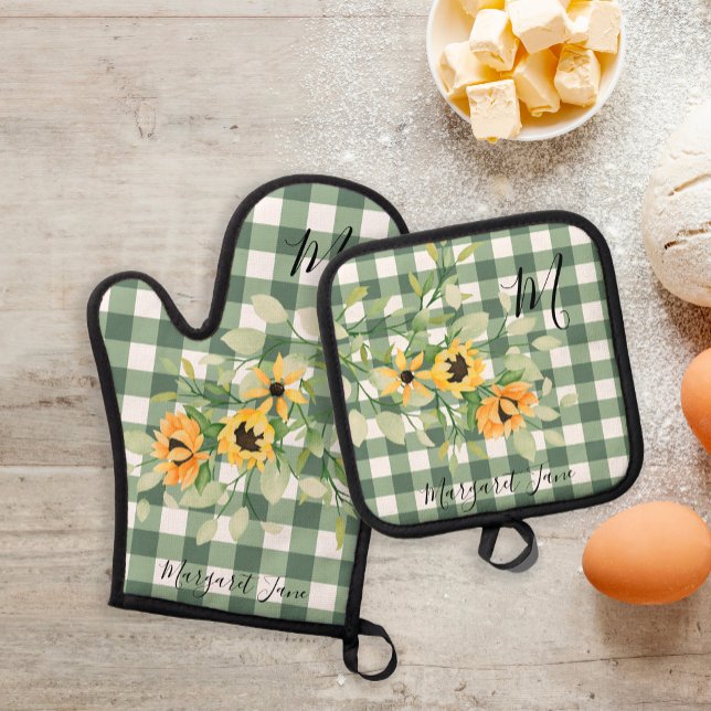 Retro kitchen floral monogram name plaid oven mitt & pot holder set (Creator Uploaded)