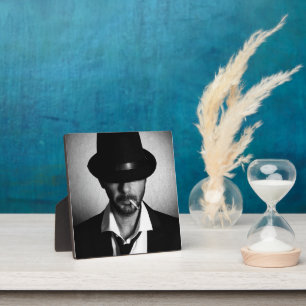 Retro man smoking plaque