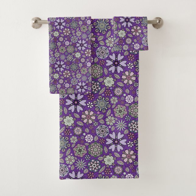Retro Pastel Pink Purple Floral Seamless Pattern Bath Towel Set (Insitu)