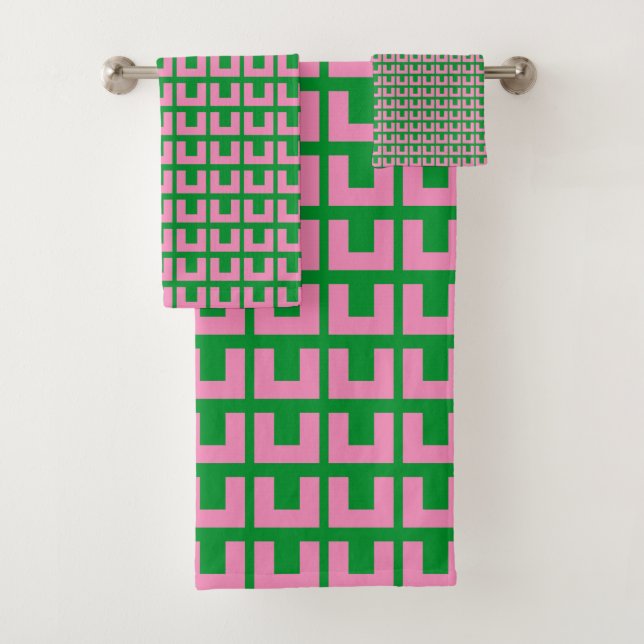 Retro Pink Green Geometric Mid Century Modern Bath Towel Set (Insitu)