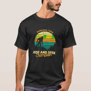 Retro Sasquatch Dubuque Iowa Bigfoot State Souveni T-Shirt