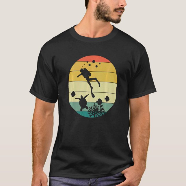 Retro Scuba Diver Diving Instructor Diving Expert  T-Shirt (Front)
