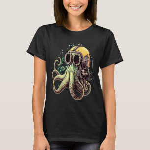 Retro Scuba Diver Weird Octopus Design Octopus Hel T-Shirt