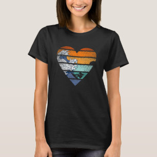Retro Simplistic Heart Ocean Beach Lover Surf Vint T-Shirt