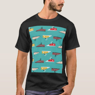 Retro sneakers: vintage seamless pattern. T-Shirt