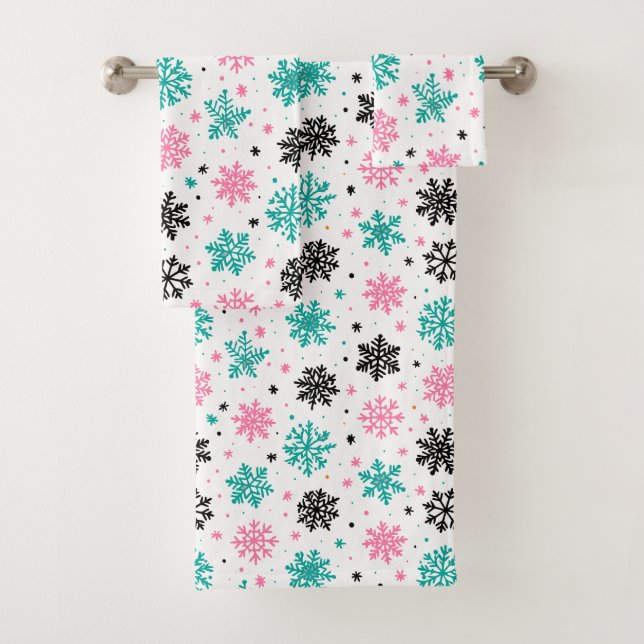 Retro Snowflakes Bath Towel Set (Insitu)