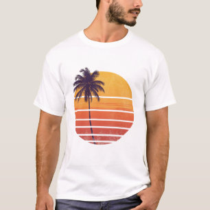 Retro Summer Sunset – Vintage 70s Beach Illustrati T-Shirt