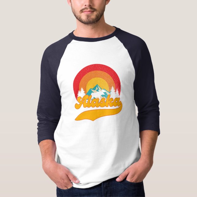 Retro Sunset Alaska Juneau Moose 0Mountains Wild  T-Shirt (Front)