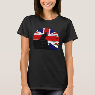 Retro sunset bald eagle on cliff UK United Kingdom T-Shirt