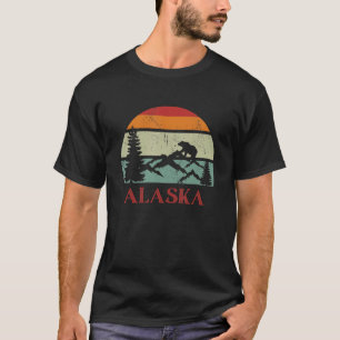Retro Sunset Mountains and Grizzly Bear Alaska Sou T-Shirt