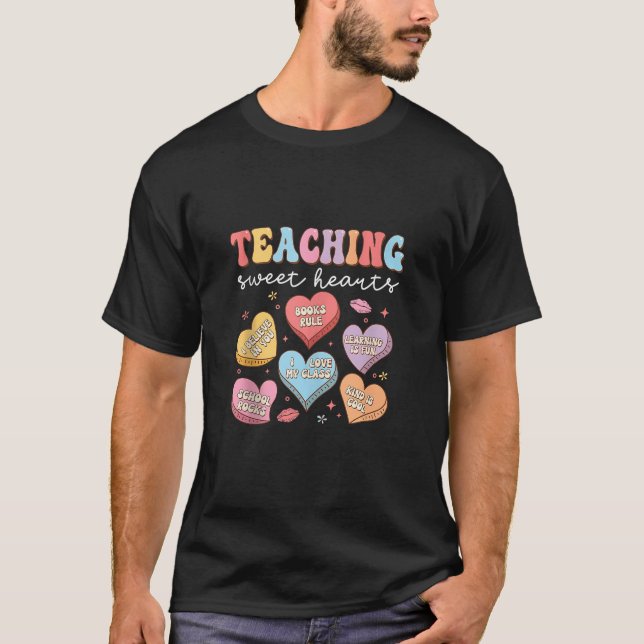 Retro Teaching Sweet Hearts Candy Teacher Valentin T-Shirt (Front)
