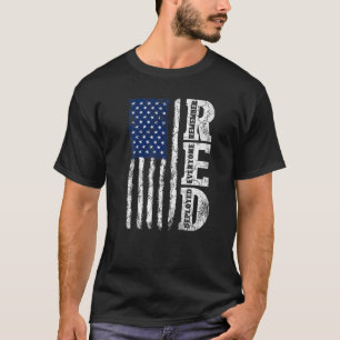 Retro US Flag Remember Everyone Veteran Deployed R T-Shirt
