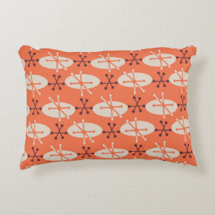 Retro Vibes: Geometric Burst Pattern Decorative Cushion
