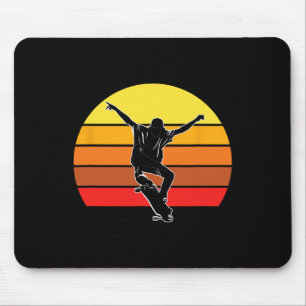 Retro Vintage - Cheerfully Skateboarding Weekends Mouse Pad