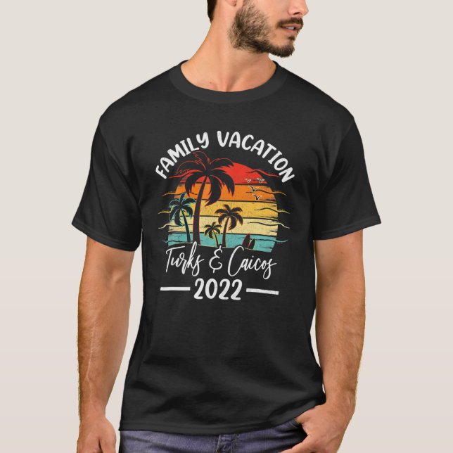 Retro Vintage Family Vacation 2022 Turks T-Shirt (Front)