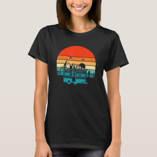 Retro Vintage Mountains RV Camping Trailer Men Wom T-Shirt