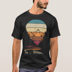 Retro Wildlife Animal Bear Hiking Trees Mountains  T-Shirt