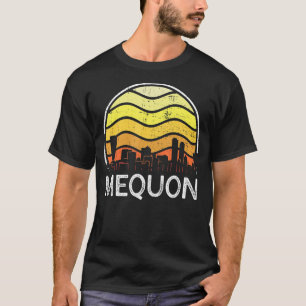 Retro Wisconsin Mequon Visitors Skyline Vintage Ur T-Shirt