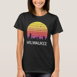 Retro Wisconsin Milwaukee Skyline Vintage Urban Bu T-Shirt