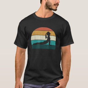 Retro Yoga Pose Vintage Mind Meditation Body Worko T-Shirt