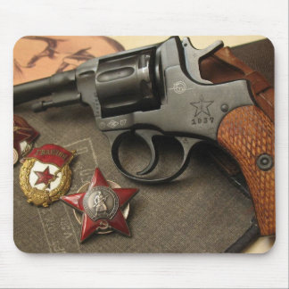 REVOLVER MOUSEPAD