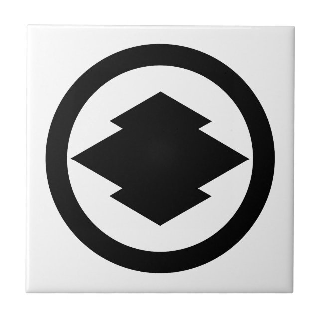 Rhombic pine bark in circle ceramic tile (Front)