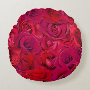 Rich Red Rose Bloom Close-Up Romantic Valentine Round Cushion