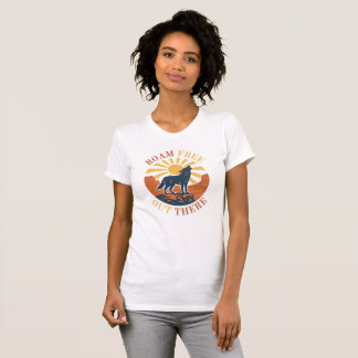 Roam Free Out There – Vintage Desert Wolf Graphic T-Shirt