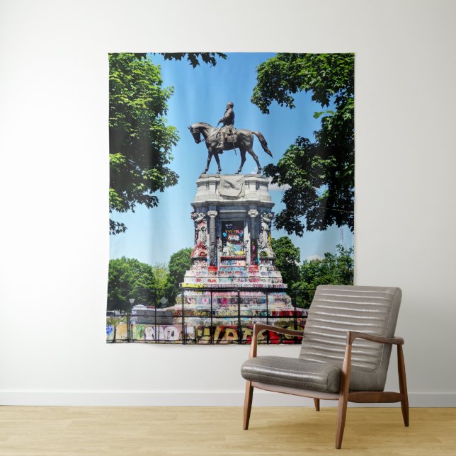 Robert E. Lee Statue Tapestry (In Situ)