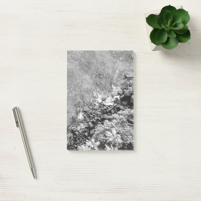 Rocks in the sea, above view 2 post-it notes (Office)