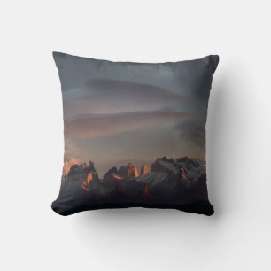 ROCKY MOUNTAIN UNDER GRAY CLOUDS CUSHION