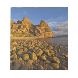 Rocky shoreline on Isla Carmen in the Gulf of Notepad