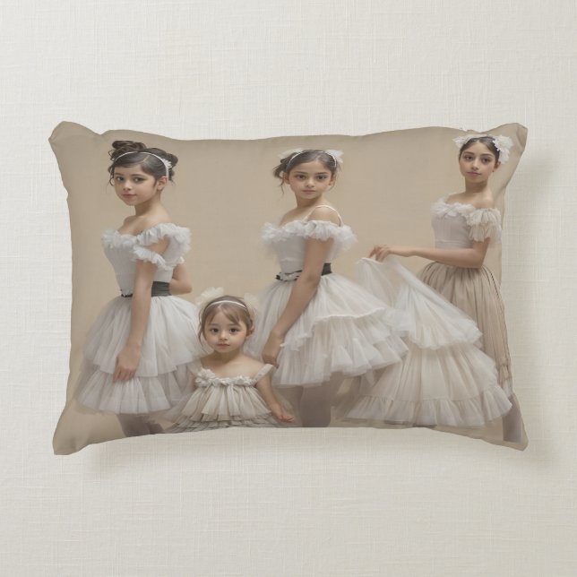 Romantic dancers decorative cushion (Front)
