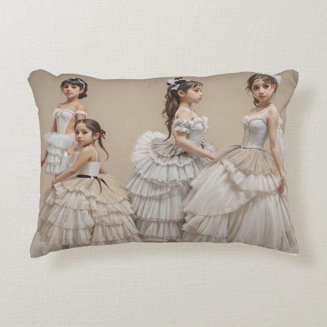 Romantic dancers decorative cushion (Front)