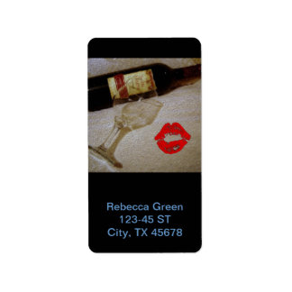 Romantic kiss Red wine glasses I Love Wine Label