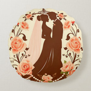 Romantic Silhouette of a Couple Round Cushion