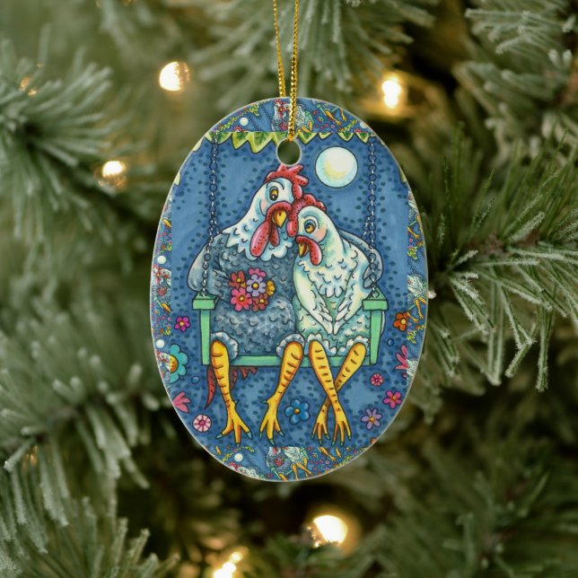 ROOSTER HEN CANOODLES, CUTE CHICKEN SWEETHEARTS CERAMIC ORNAMENT (Tree)