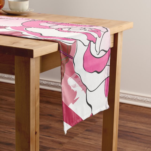 Roses 33 short table runner (In Situ)