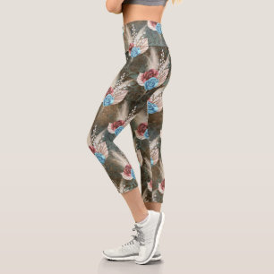 Roses in a Fleur De Lis Background Capri Leggings